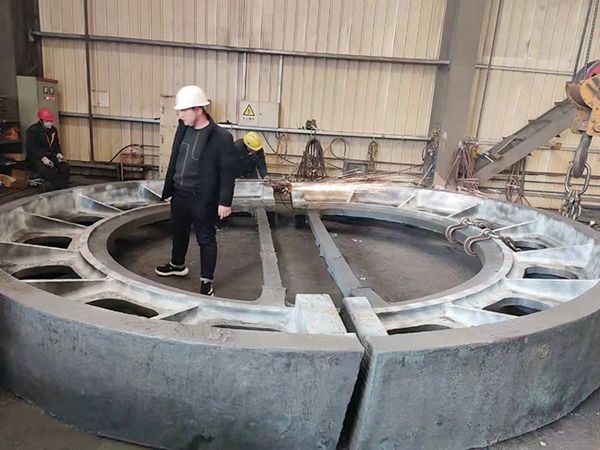 大齒輪質(zhì)量如何？不多說(shuō)，大齒輪加工廠家領(lǐng)你去參觀